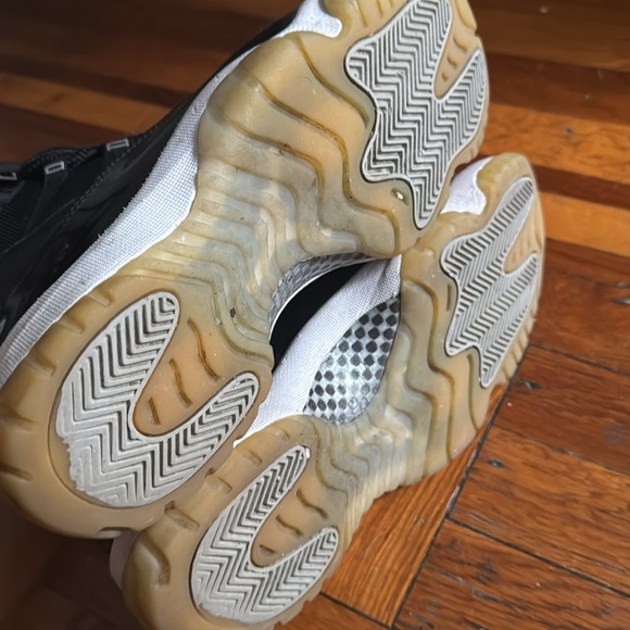 Jordan 11 - Picture 4 of 6